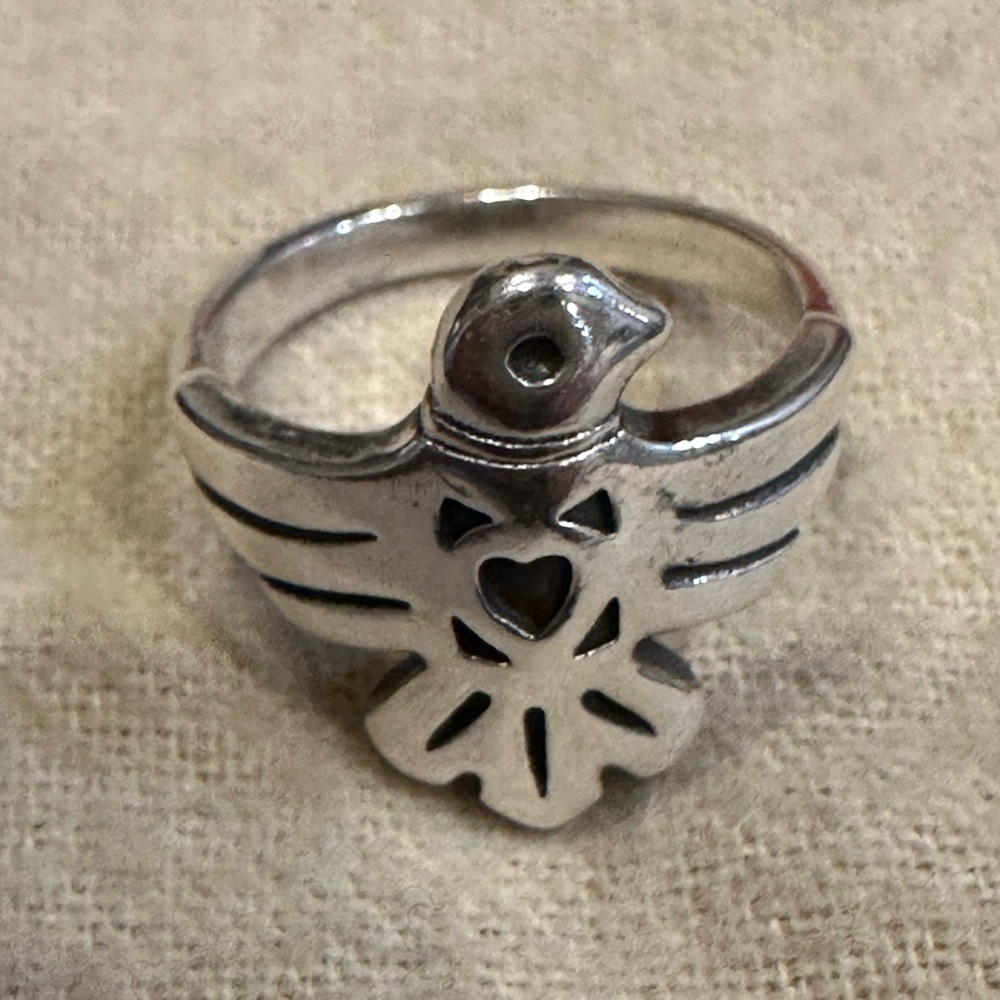 Gently worn Retired James Avery Thunderbird ring sz 6